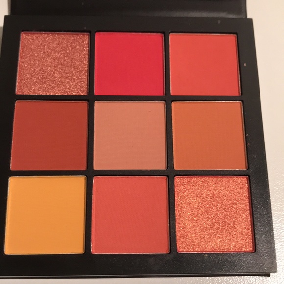 Brand New Huda Beauty Coral Obsessions eyeshadow palette - Picture 2 of 5